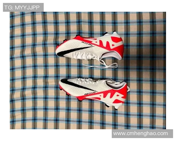 球星同款千元足球鞋女款舒适耐用，助力你的运动表现